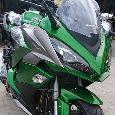 2021年1月、約30年振りにリターンしました🏍️😊
グリーン大好き🥳
Ninja1000(2019)
クロスカブ(JA60)

安心安全第一に、のんびり流して走ってます😁
どうぞよろしくお願いします‼️
無言フォローお許しください🙇

#四国忍千会
#忍千はいいぞぉーおじさん組合
#Ninja1000