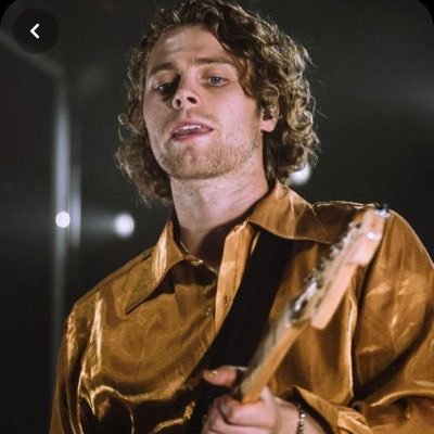 #LUKE: cause you’re too hard to forget | she/her | 15 | ot9 |