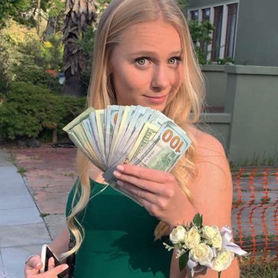 elliedesler_'s profile picture. oakland to seattle