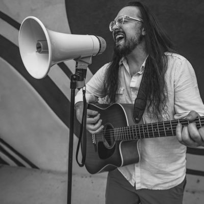 Producer, songwriter, music educator. Call me Glen #veganbro #snacksfortherevolution