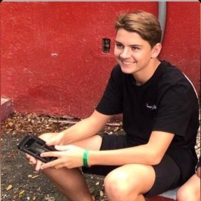 papijayyyyyyyyy's profile picture. I verry fun