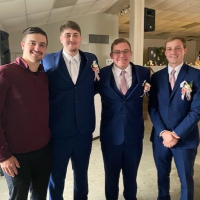 22 years old. CC for @OvertureGaming Twitch- https://t.co/gelZCc72Sb YT- https://t.co/xr0LnlZwGy… Duo-@R6Engage Dad-@Hawks_R6