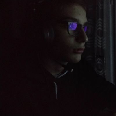 14 yo 🇨🇵 Fortnite Player @fncompetitive
🎨 Miniamaker Fortnite
Yt : AZOX