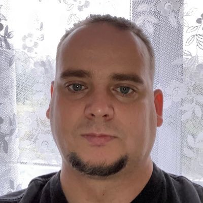 Liberal pragmatic, software developer, father, gamer, Kraličan
