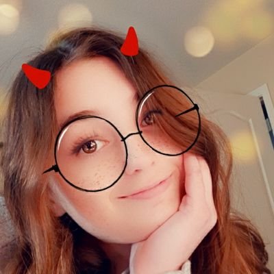 Uhm.. Hi, Im Kadenza, my friends call me Kadie, and I guess I exist here now | 17 | Scream if ya need me.