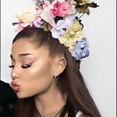 My idol Ariana Grande 🤍