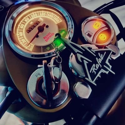 Tanzeem67860642's profile picture. अपनी उल्फत की रवादारी जमाने से जुदा है मुर्शद
हम वो चराग हैं जो हवाओं को हवा देते हैं ।।