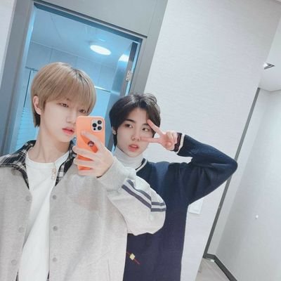 kurominii_hee's profile picture. ‍ ‍ ‍ ‍  ‍ ‍    ‍ ‍  — message account 💌 ૮₍｡´ᴖ ˔ ᴖ`｡₎ა