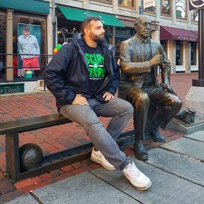 Sports agent & founder of @BallinAgency
Bostonian by heart.
IG: @rajv0sa