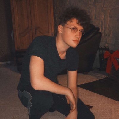 My Gaming & Entrepreneur Twitter page feel free to DM Me for anything! & Music Coming soon 🎧