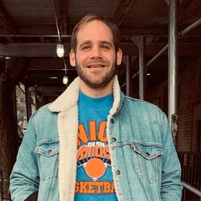 Associate Creative Director of the @NYKnicks. Niche Jewish commentary. Self-proclaimed Hummuseur. A tweeter not a follower.