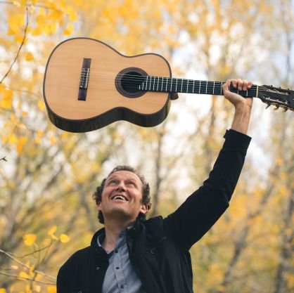 Músic, guitarrista, compositor.