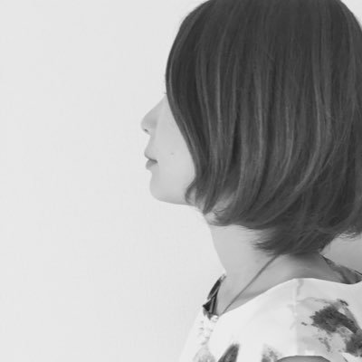 fujinao0814's profile picture. 片づけが苦手な人ほど部屋がキレイになる方法を発信｜整理収納アドバイザー歴10年｜実績400軒｜インスタ8万人｜書籍1冊｜やさぐれ女が片づけで心も生き方も穏やかに｜人生再起動片づけ｜お片づけスクール運営｜モノより人を大切に｜ガラーンキッチンで毎日お弁当｜Voicyパーソナリティ｜方眼ノートトレーナー｜