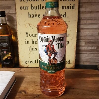 Married to Mel .Like a beer or two known to have the odd bet chilli grower 🌶🌶🌶#youronlyhereonceenjoy 👊🍺🍺🥃🥃can be found in #TheBearsArmsinwillowbank CFC.