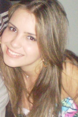 Descomplique,quebre regras,perdoe rápido,ame de verdade,ria descontroladamente e nunca lamente nada que tenha feito você sorir!