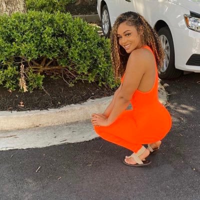 👻-Chauntell1995, 25 living life ☺️ I sell pics and vids dm me for more info🤪