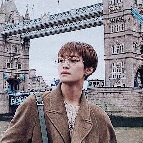 this is a mark and yangyang love zone |
vixx nct skz gwsn