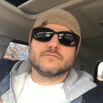 ItsMeJrKid's profile picture. Mostly scrolling. 4⚓️1