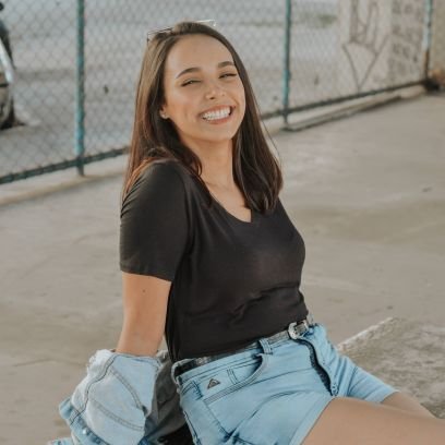 r_marcely's profile picture. .