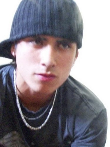 Queem eu sou ? Segue que vai descobrir ;)