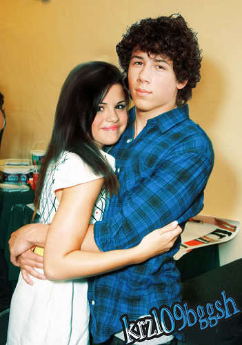 NicholasJJonas1's profile picture. Straight - taken on 4/29/11 w. @YourGirlSellyG i love you baby ;)