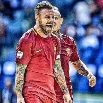 في دروب الحياة نلتقي بأشخاص أنقياء القلب ' نسعد بوجودهم ثم فجأة يذهبون ولا يعودون ' وكأنهم يخبروننا أنّ دقائق السعادة يختصرها الزمن . .