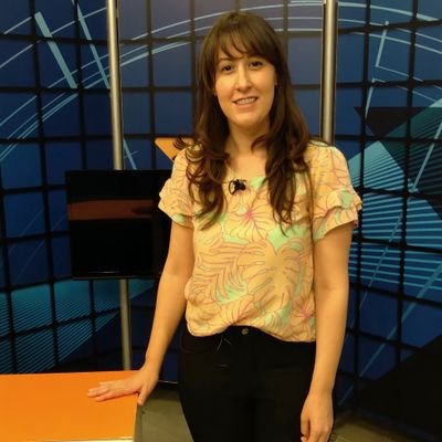 Lic. en Periodismo. Téc. en Comercialización. En @Equipo3LT3, de L a V, de 12 a 14.