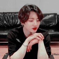 ഽ (@switigold) 's Twitter Profile