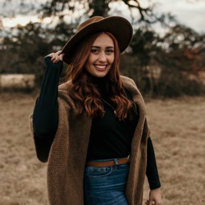 child of the one true king 🌻 | ETBU Softball #00