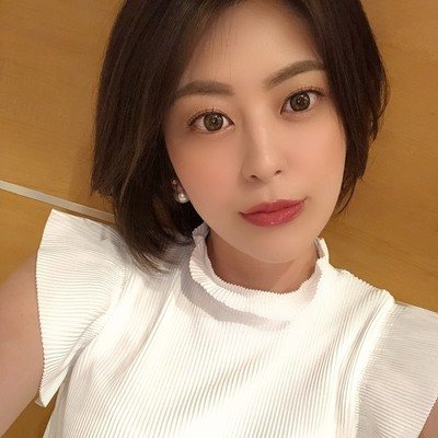 ビンボーな母子家庭育ち( ´:ω:` )⇒介護職に就くもブラックすぎてうつ病になり退職⇒スーパーで働く⇒今の現状を変えたいと思い、ネットビジネスに出会う⇒3ヵ月で月収100万円達成💙
時間とお金が自由になって幸せな毎日に💞
私の様に現状を変えたいと思っている人を無料でサポートしてます🔥