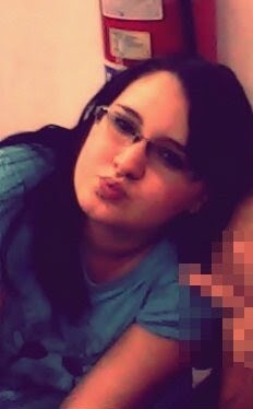 18 aninhos,casada,mãe,libriana,ciúmenta,sincera,preguiçosa,MC cheddar,coca-cola,chocolátra.  Deus,JesusCristo e Nossa Senhora 3  -me segue.? sigo de volta
