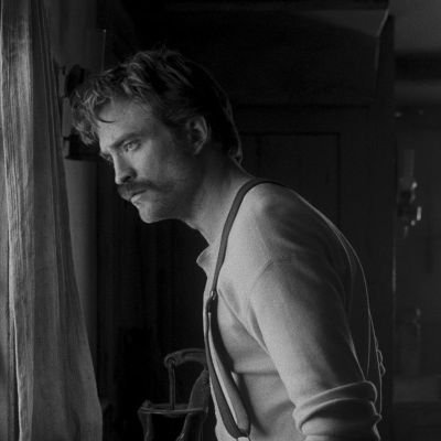 AleenWaalker's profile picture. act like you trust in people but don't