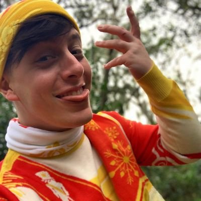 The prince of your dreams!
(person behind account prefer they/them) fan account
https://t.co/7K83C3XIG2 ((18+))