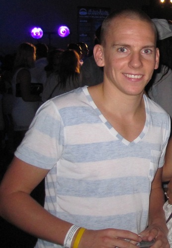 Master Sport management (Griffith University Australia), Marketing, Sport, Sport fanatic and on the job hunt!