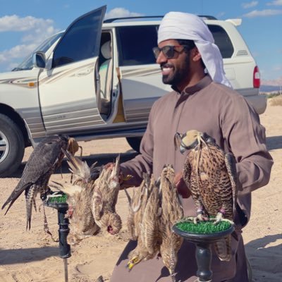 صلاحُ أمرِكَ للأخلاقِ مرجعُه.. فقوِّم النفسَ بالأخلاقِ تَسْتَقِمِ والنفسُ من خيرِها في خيرِ عافيةٍ.. والنفسُ من شَرِّها في مرتع وخمِ.