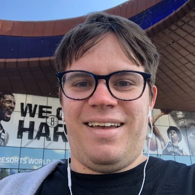 I am a video editor and sound designer. I aspire to work on feature films and love watching movies in my spare time!