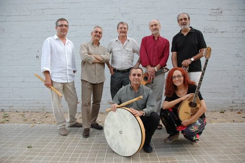 AL TALL grup de música folck valencià, des de la seua formació en 1975, ha editat 16 discos de llarga durada i alguns singles.