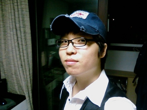 안녕하세요! 평범한 직장인 입니다~ ^^ /83년생/취미는 음악감상/커피 중독/주님을 믿는 기독교인/보드타기를 즐기는 1인/무한도전 광팬/