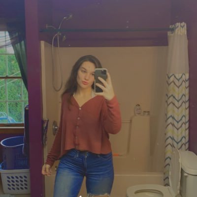 marydinicee's profile picture. living my best life 😚🤪