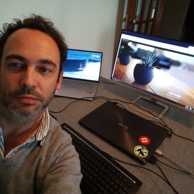 Portuguese SEO @ https://t.co/u0xGzLmEOZ In love with chips, sunsets and cold beer.