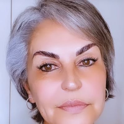 Publicitária e mãe da Ké!
instagram @zeiva
