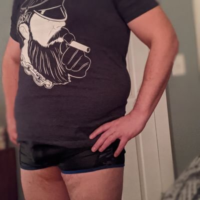 Papi's obedient sub boy.  Thicc exhibitionist for leather and cigarmen.