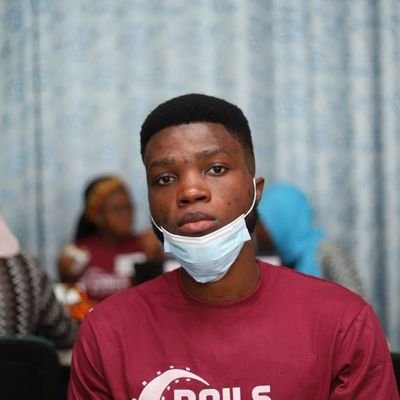 Software Engineer • Mobile | Play with nodejs and python sometimes. Check my portfolio 👇🏾👇🏾👇🏾