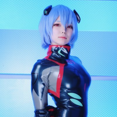 閃光のラバリスト📷ラバーフェチなコスプレイヤー📷 ピチテカには疲労回復効果があります。日常垢→ @momoka_rubber /NIKKE