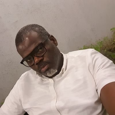 An international celebrity. An organised, polished, eloquent and witty Speaker & compere who adds that smooth, exciting & energetic touch to your event.