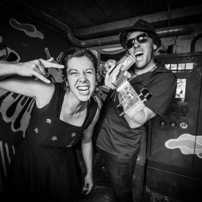 #dirtyblues #trashblues #rock explosive duo!! Greg a singer, guitarist #onemanband and Léa a #tapdance percussionist, washboard player and circus artist.