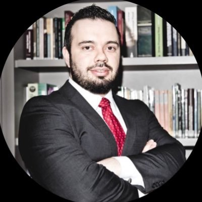 Advogado Criminalista. Especialista em Direito Penal Econômico. Sócio do Pupo Mazzieiro Advogados.