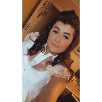 Ferncoveney_'s profile picture. 