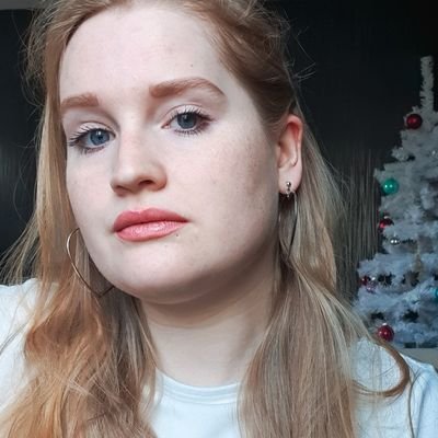 nonbin_ari's profile picture. they/them