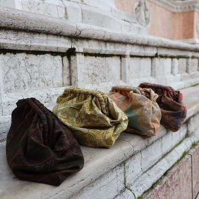 La moda è una delle industrie più contaminanti del mondo. Blancferrari nella sua piccola produzione si impegna ad usare materiali #ecosostenibili e #riciclati.